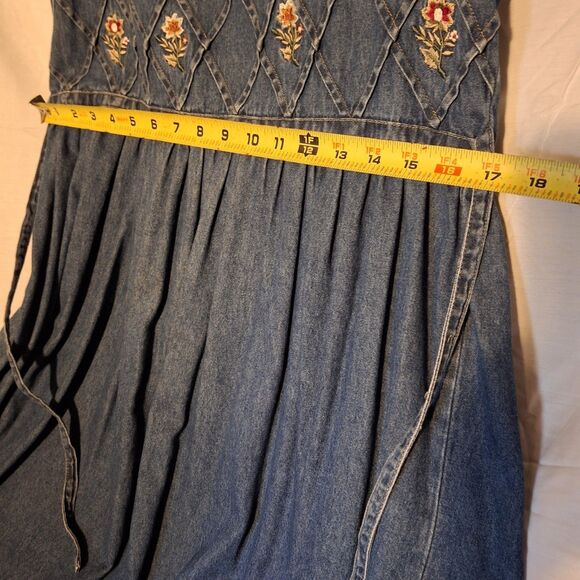 Vtg STYLE Denim Dress Sz L Sleeveless Floral Embroidered Flared Waist Tie 79552 - Picture 8 of 12